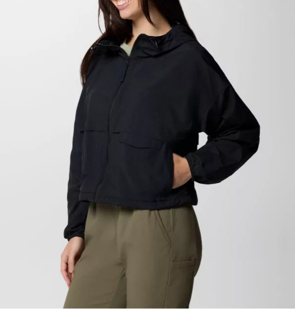 Back design of cropped hooded windbreaker for women