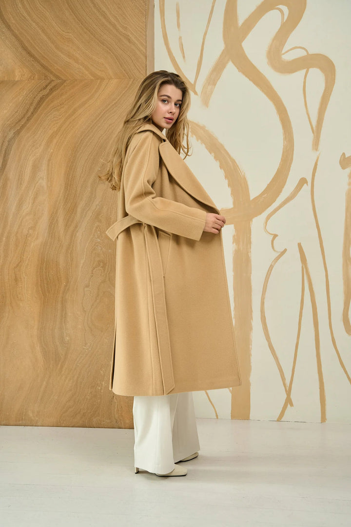 Light Camel Cashmere Coat – Luxury Women’s Winter Outerwear