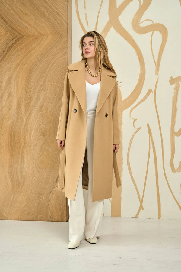 Light Camel Cashmere Coat – Luxury Women’s Winter Outerwear